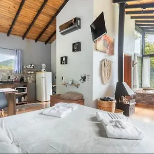 Casa de hóspedes Sassafras Com Hidromassagem, Barracão